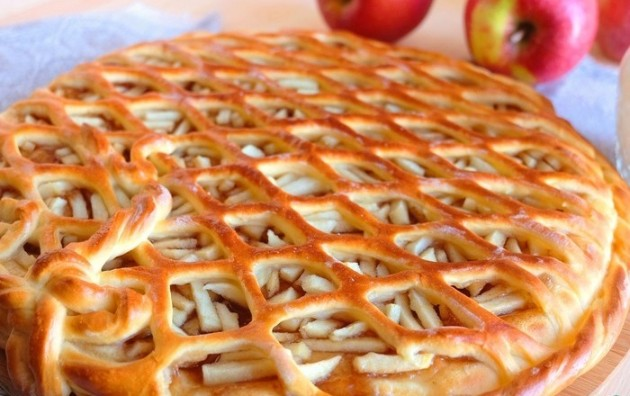 Пирог яблочно-банановый, 1000 гр.